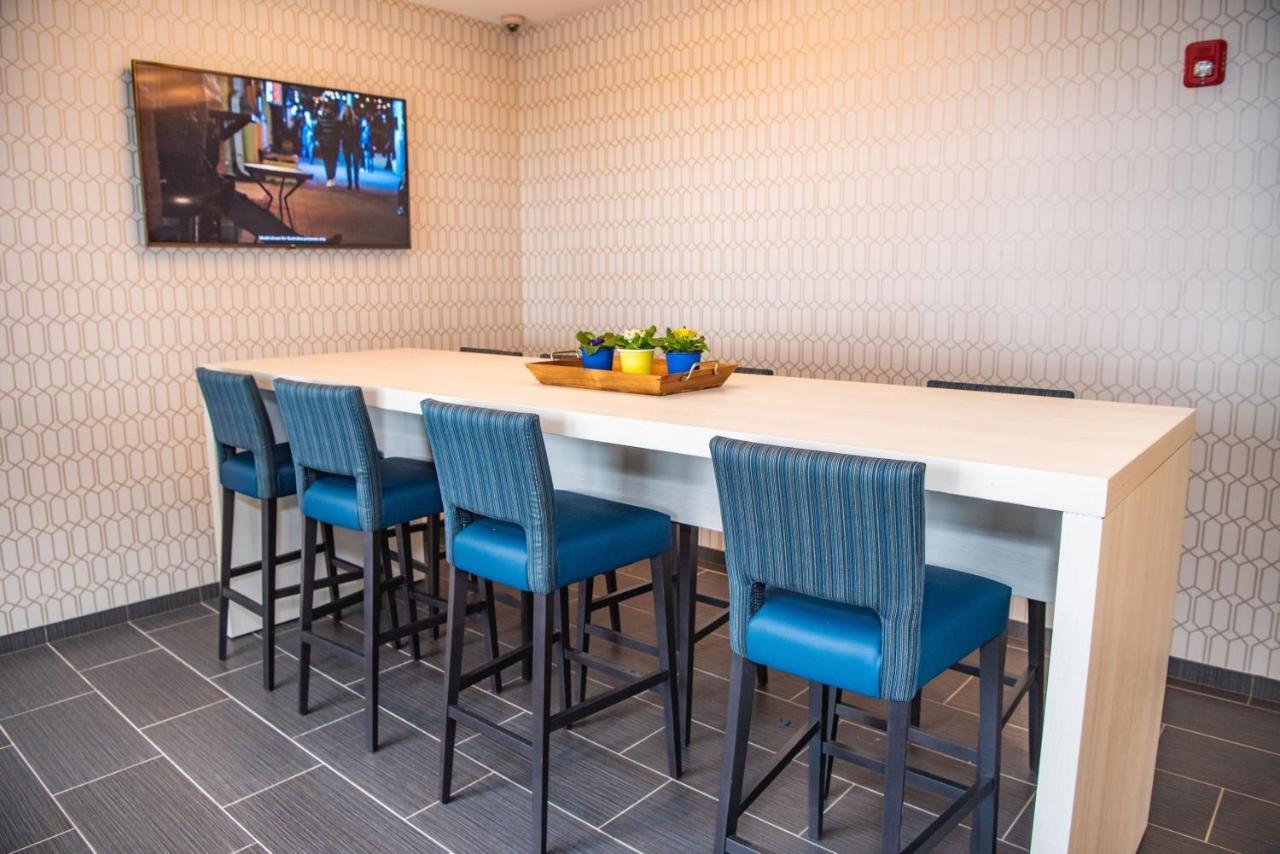Microtel Inn & Suites By Wyndham Carlisle Luaran gambar